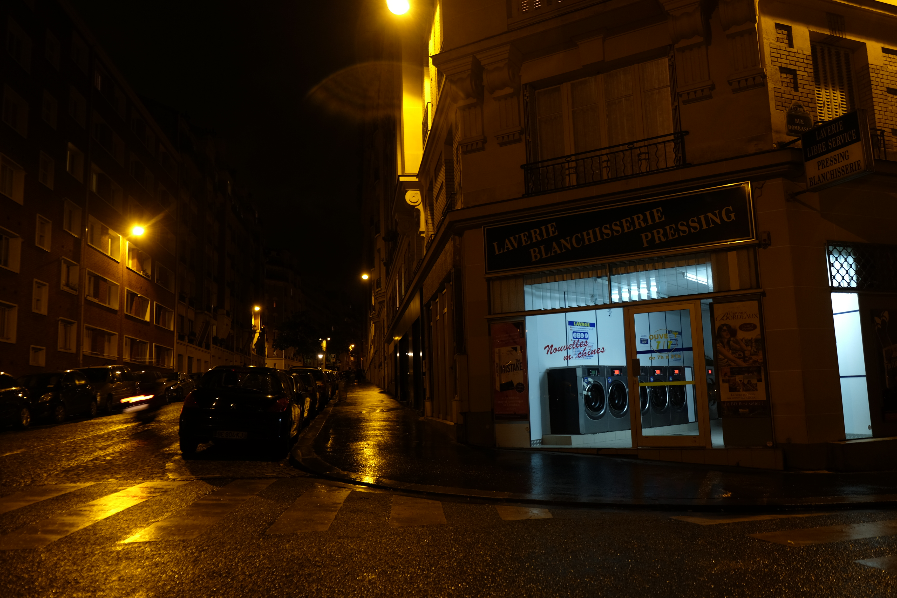 Résultat de recherche d'images pour "rue de paris la nuit"