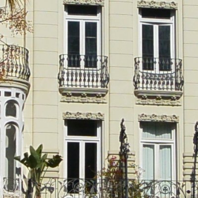 Valence : façades et tourelles