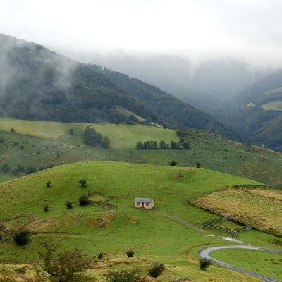 Dans les nuages des montagnes basques