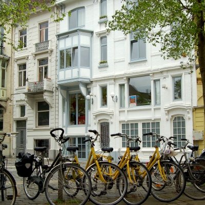 Bicyclette et tramway à Gand
