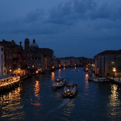 Venise by night
