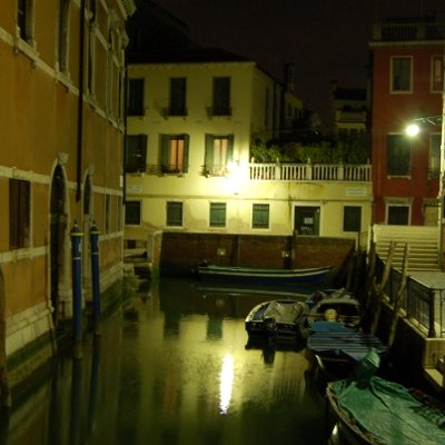 Venise by night
