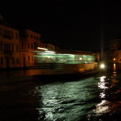 Venise by night